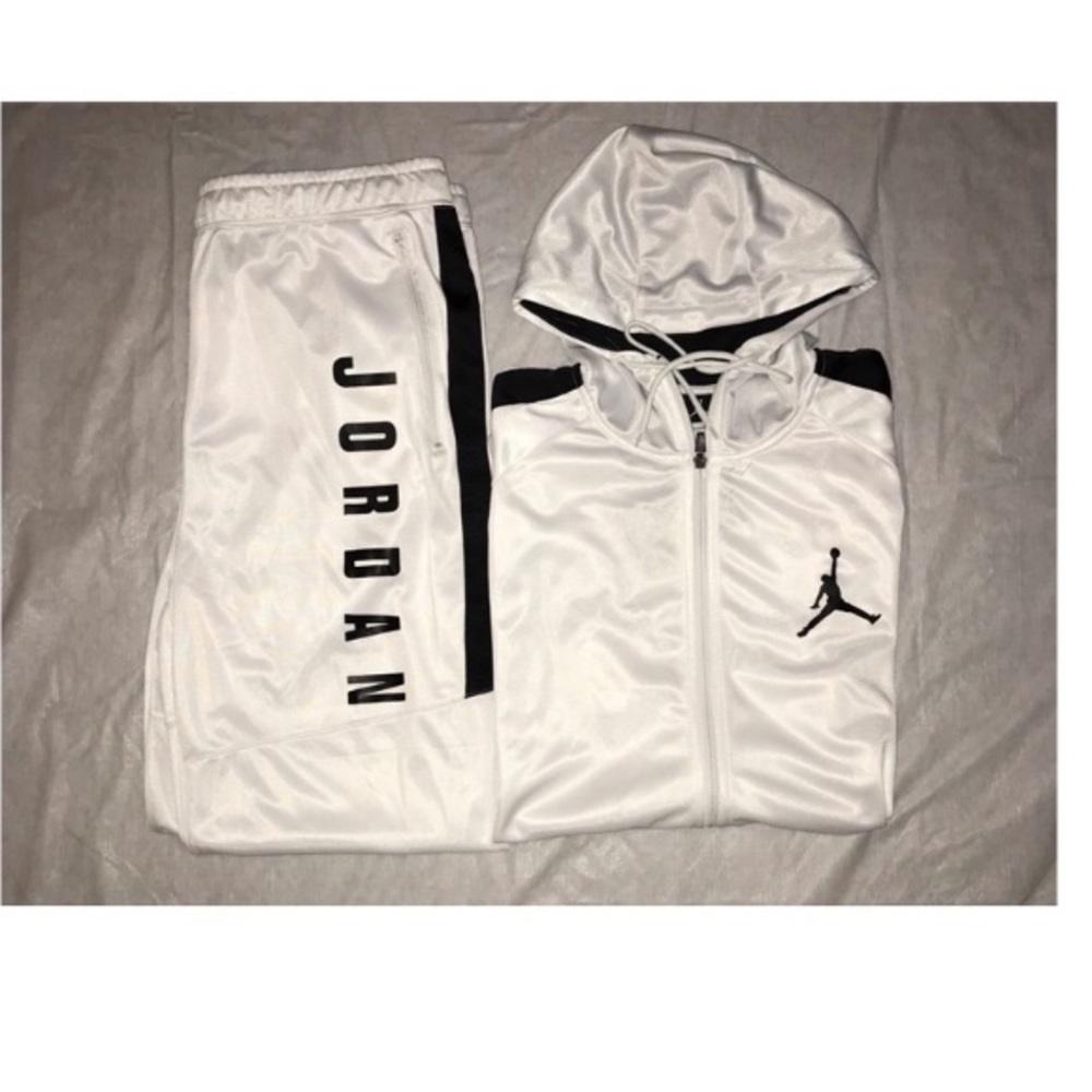 Men’s xl sweat pants and sleeveless top